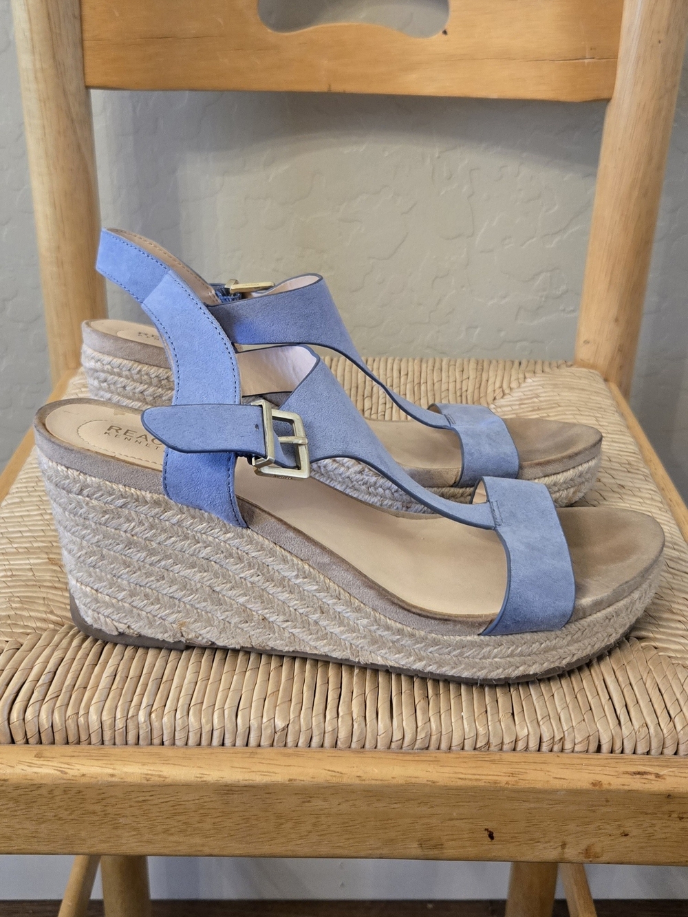 Kenneth Cole Reaction Blue Suede Buckle Espadrille Wedge Sandals. Size 8.5